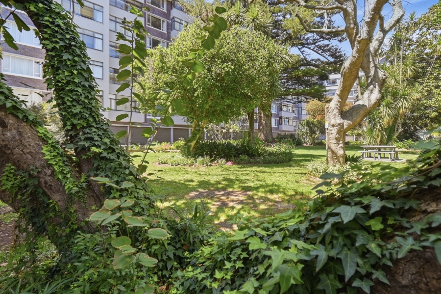 1 Bedroom Property for Sale in Rondebosch Village Western Cape